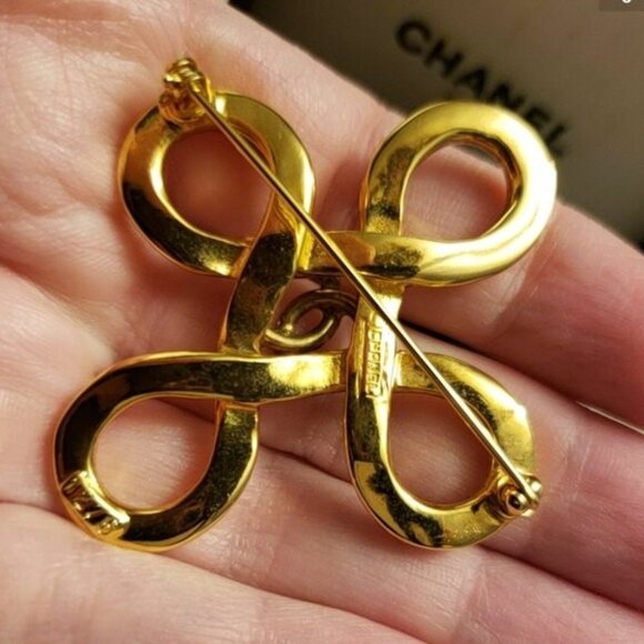 Chanel Vintage Brooch Interlocking CCs cross clover - Picture 9 of 15